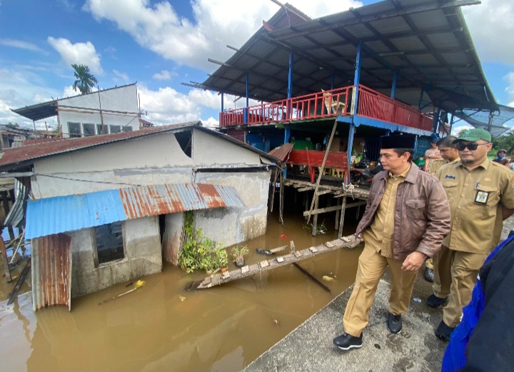 Rumah Roboh, Ani Berharap Bantuan Perbaikan dari Pemkot