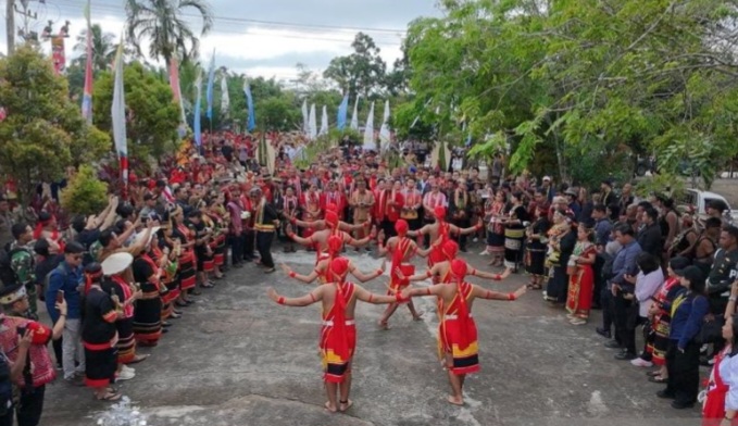 Wagub Kalbar Ajak Generasi Muda Lestarikan Budaya Dayak
