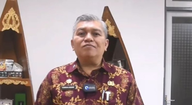 Ayah Dampingi Anak