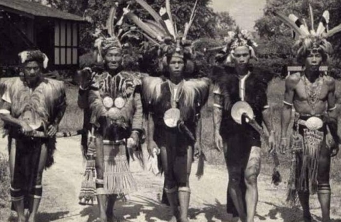 Masyarakat adat Dayak Punan.
