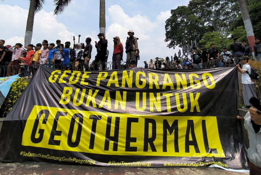 Tolak Geotermal Panas Bumi